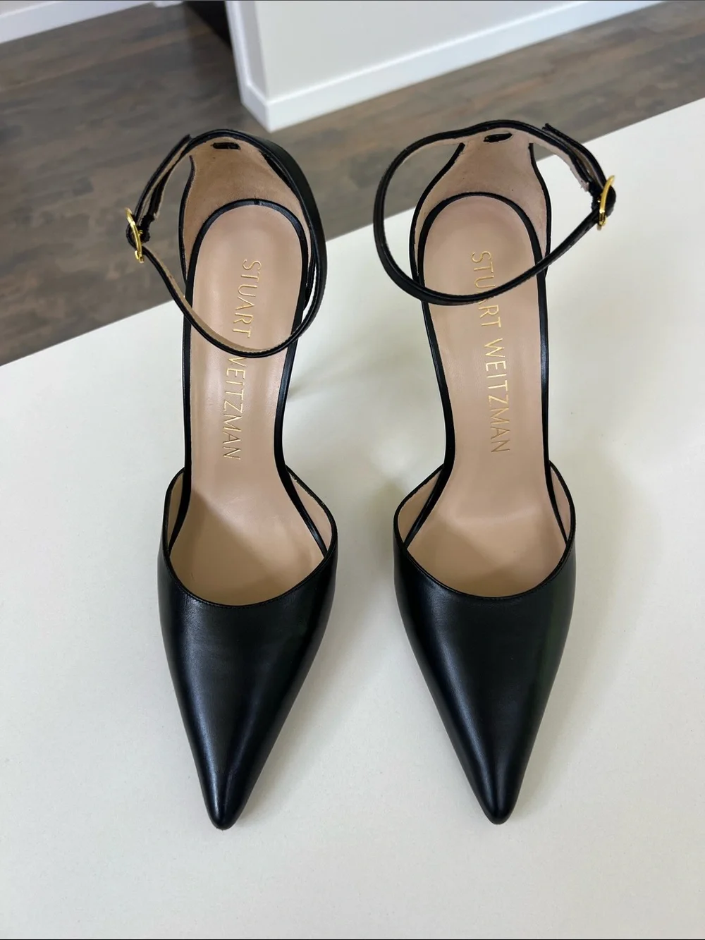 Stuart Weitzman 100 strap black leather pointed toe pumps heels 10